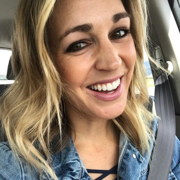 Meet your Posher, Katelyn - Picture 1 of 1